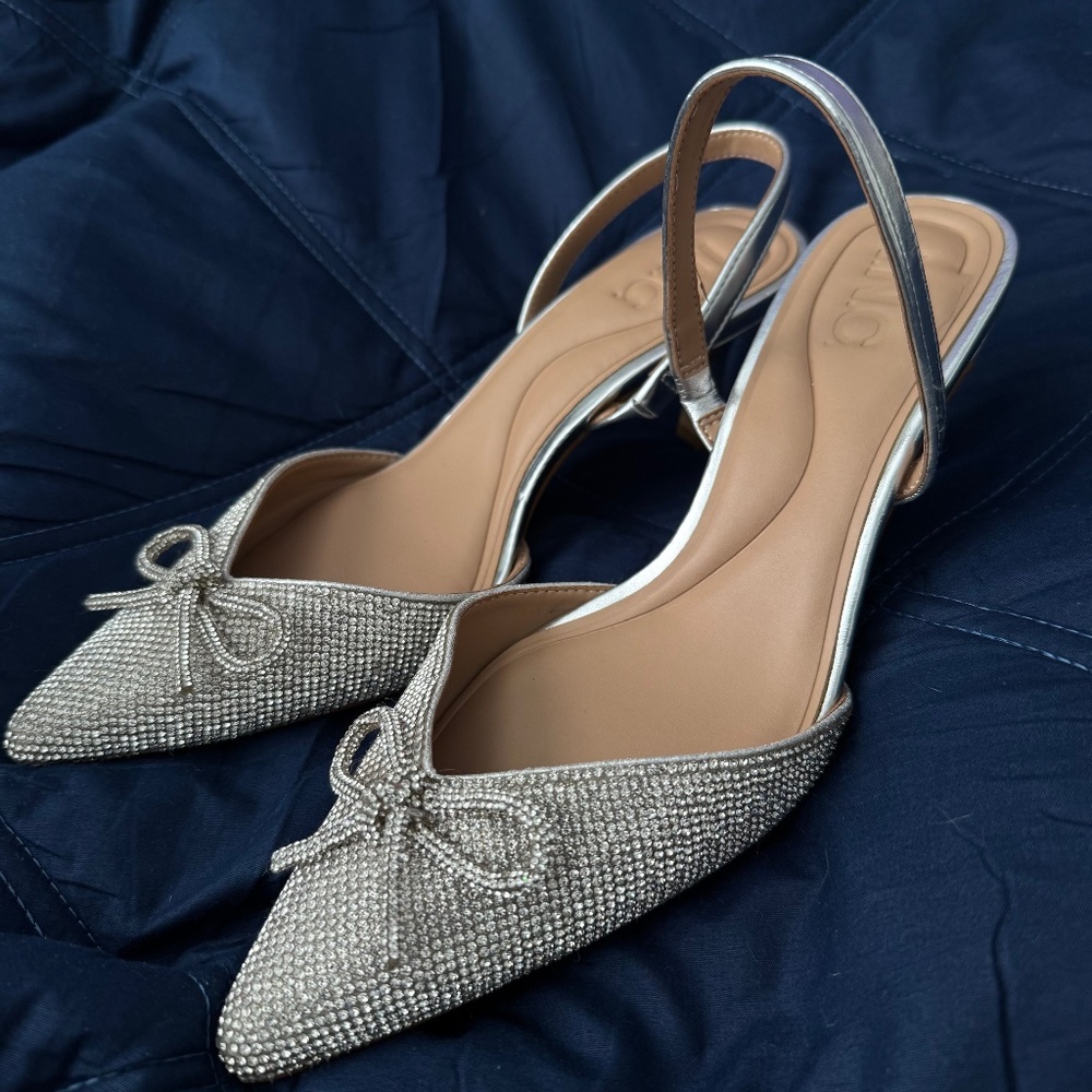 I.N.C. International Concepts Women's Pointed-Toe Pumps